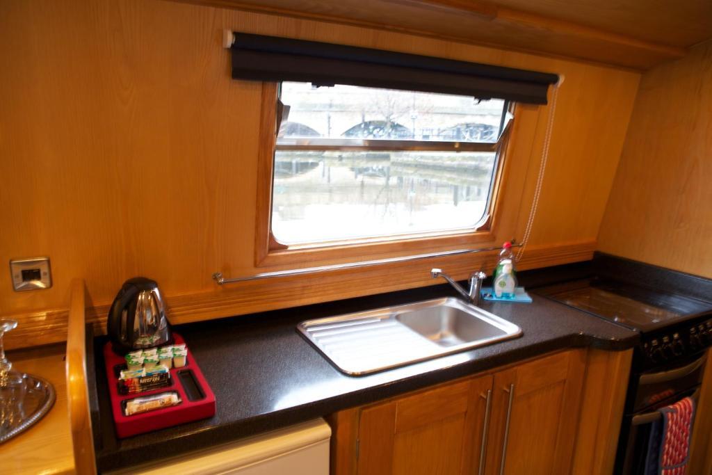 Houseboat Hotels Sheffield Esterno foto