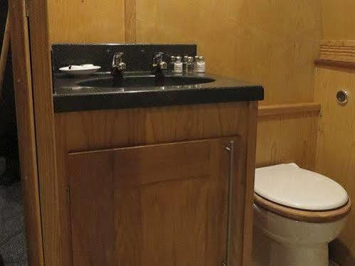 Houseboat Hotels Sheffield Esterno foto